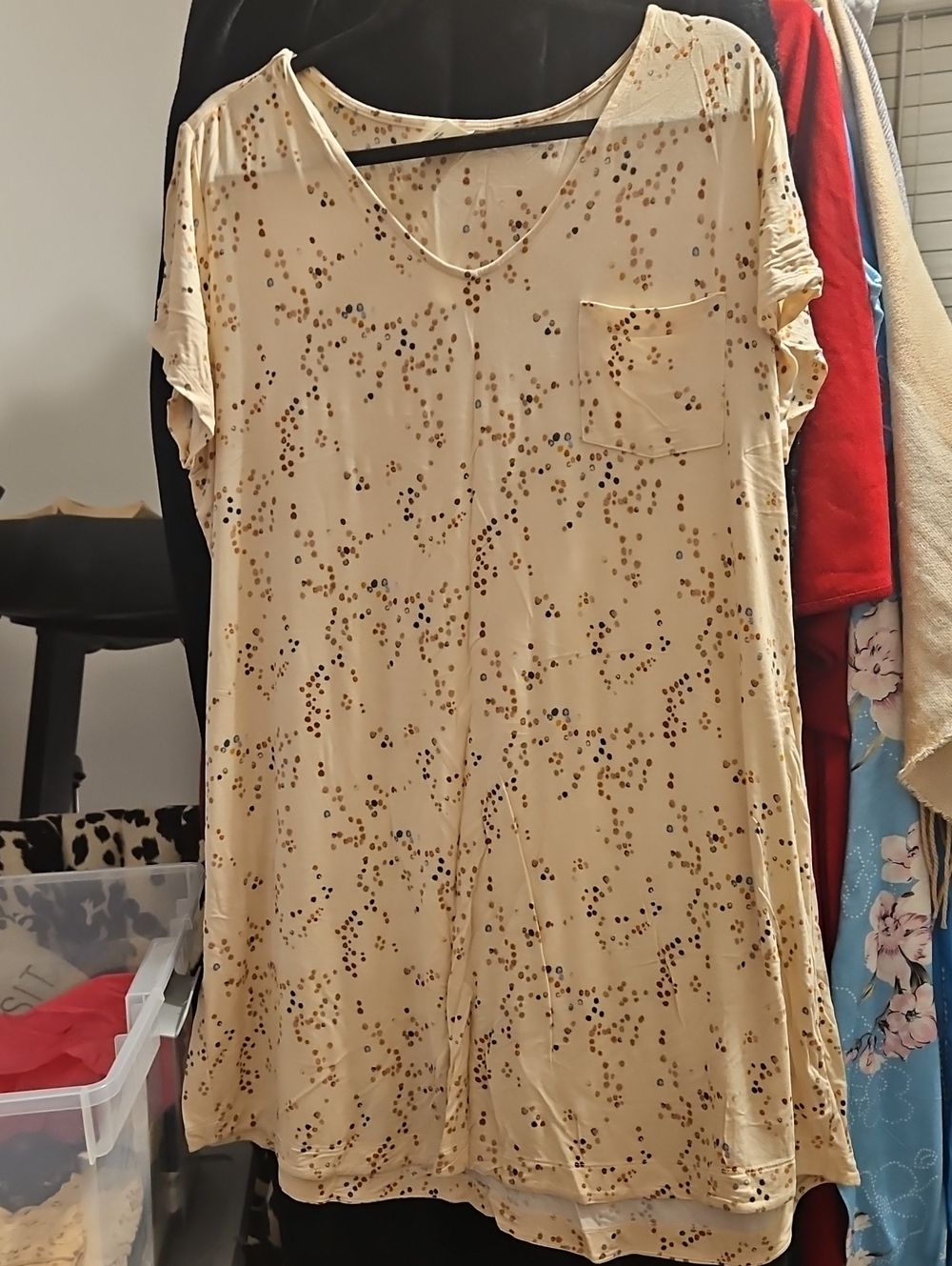 Soma Cream Short-Sleeve V-Neck Pocket Tunic with Dot Print